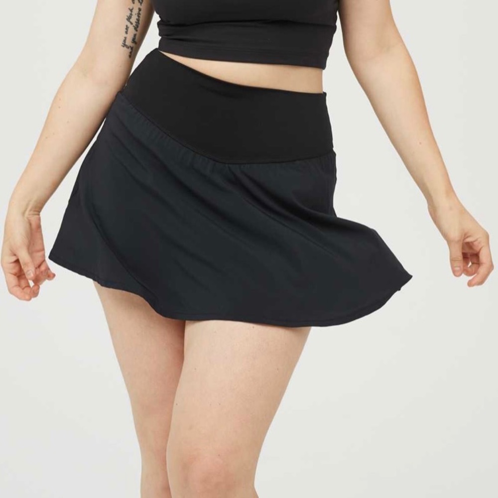 Aerie black skort size M
